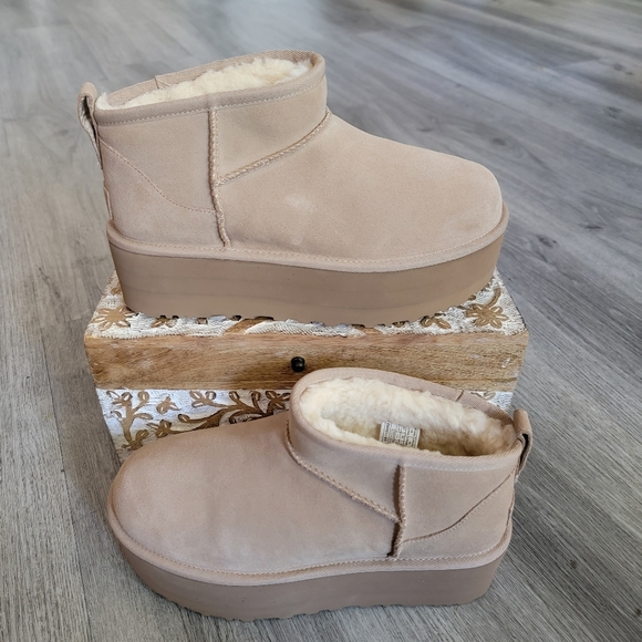 UGG Classic Ultra Mini Platform Boot